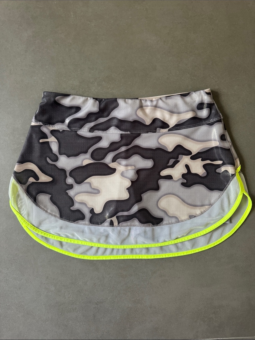 Women’s Lucky in Love tennis skirt Size Small grey camo